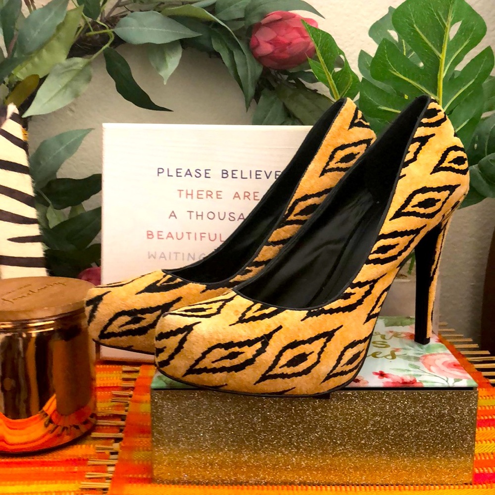 BCBG Tribal Pumps